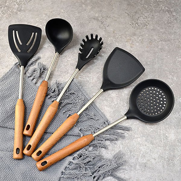 Kitchen utensils turner sets