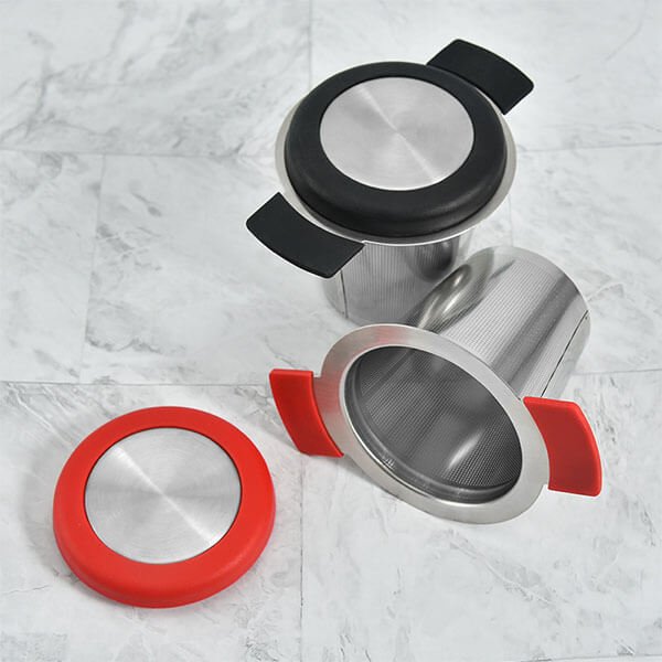 Stainless steel tea infuser with silicone cover