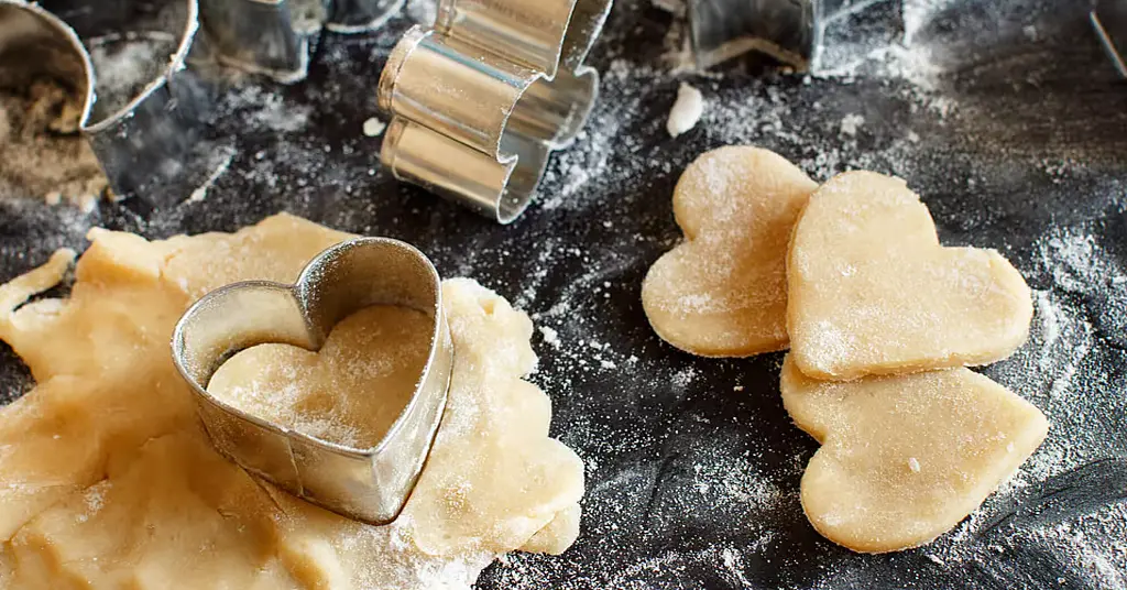 How Do You Keep Cookie Dough from Sticking to Cookie Molds?